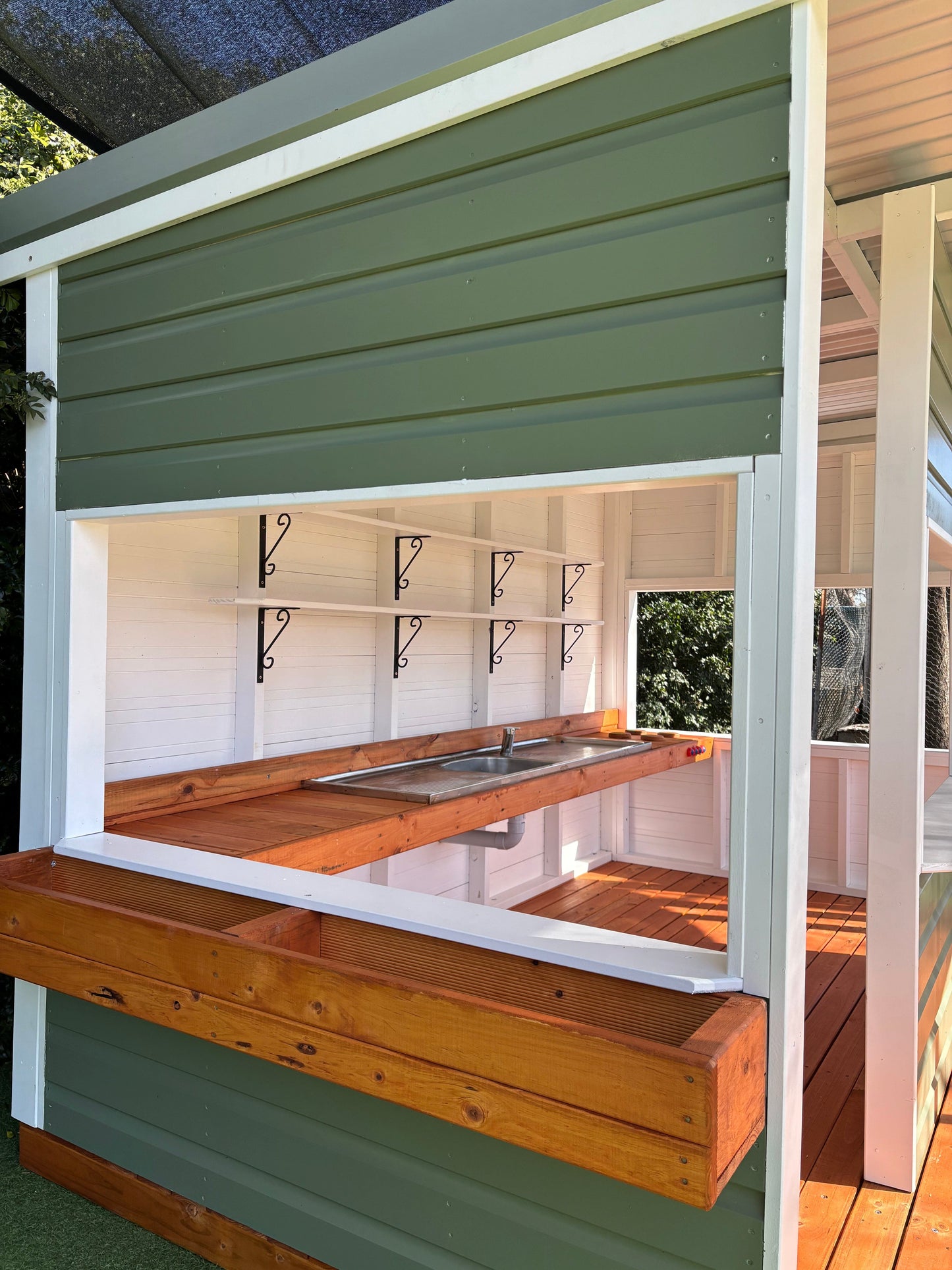 The Yarrawong with built-in Kitchen PAINTED