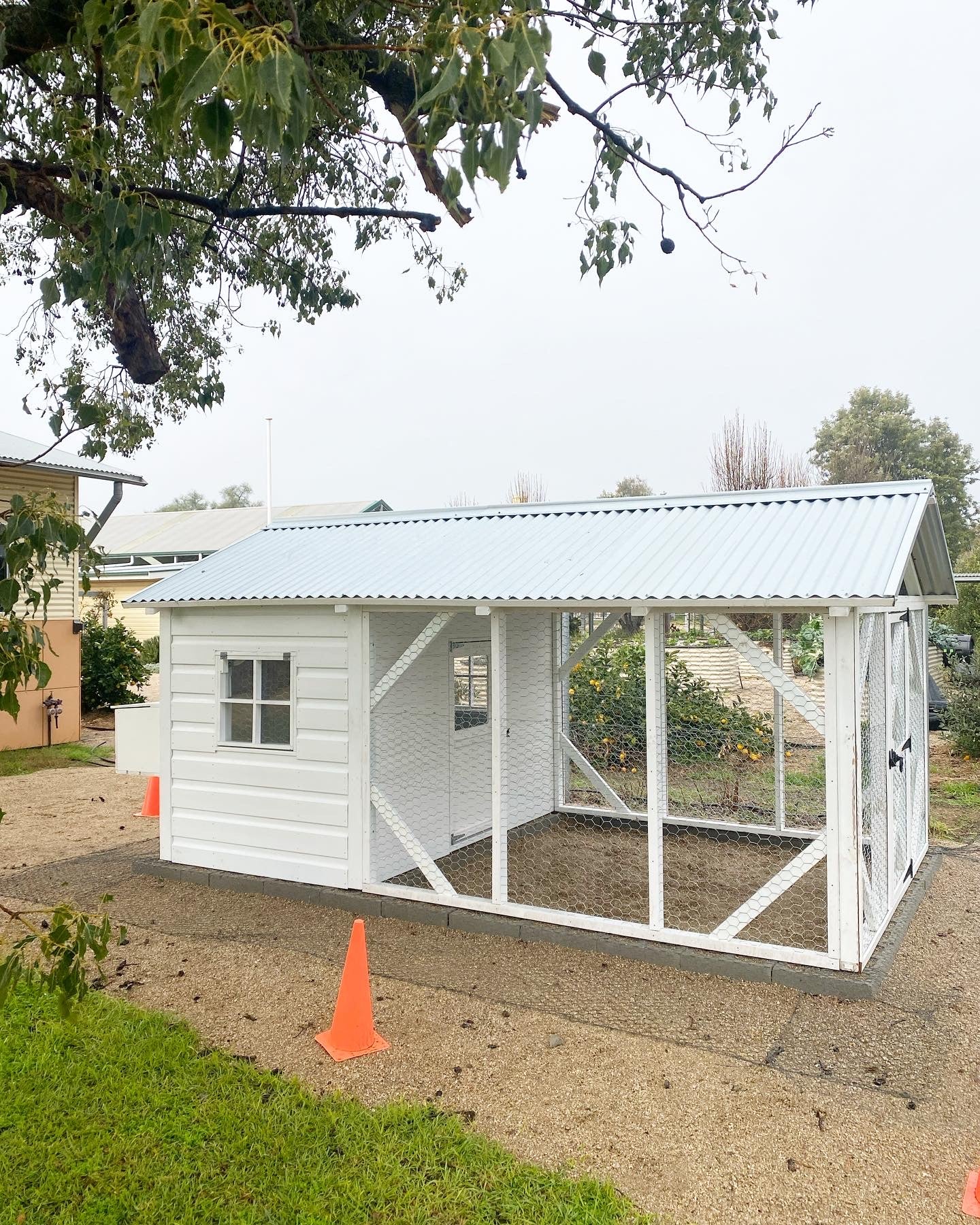 Deluxe Hamptons Hen House