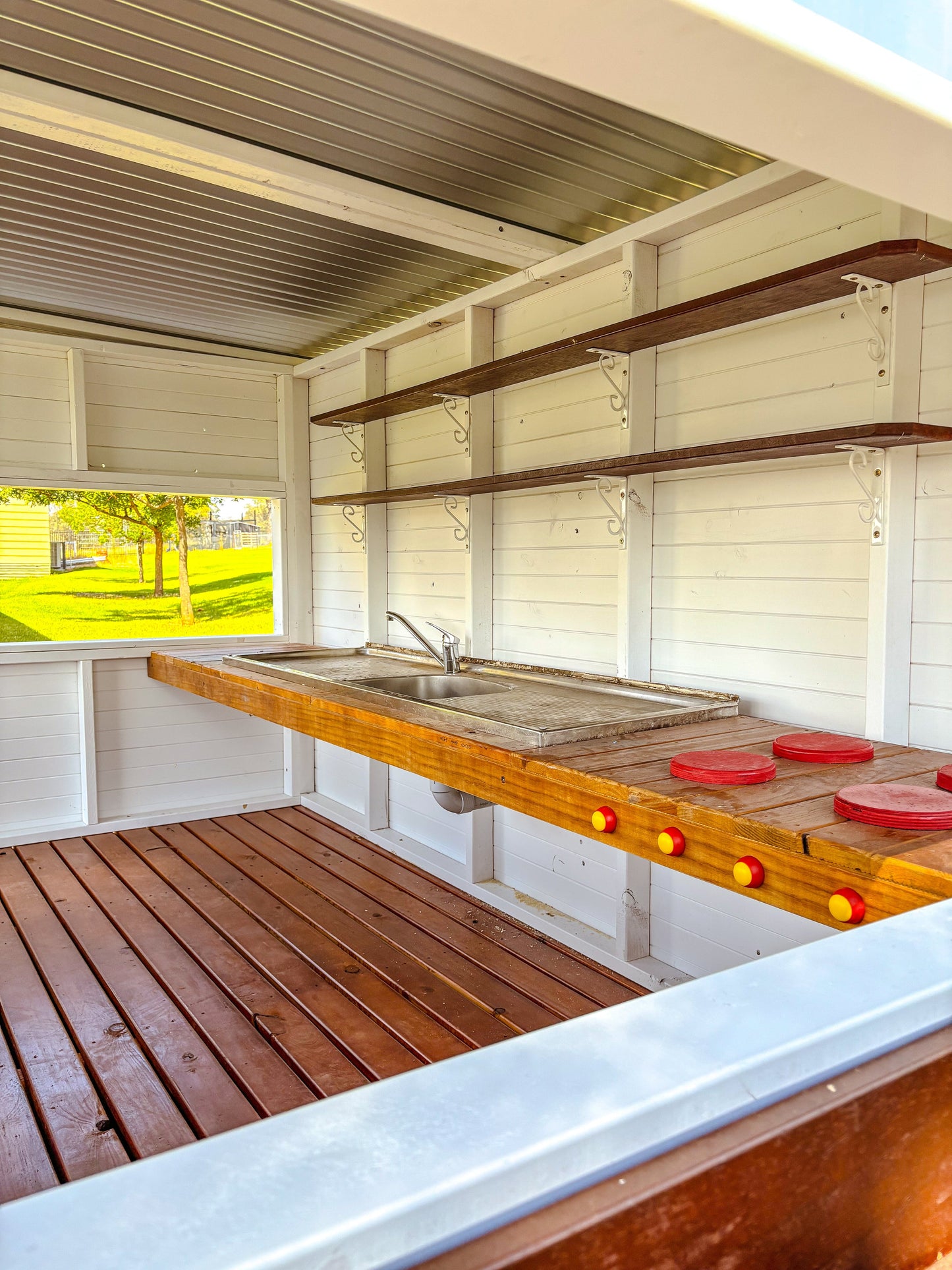 The Yarrawong with built-in Kitchen PAINTED