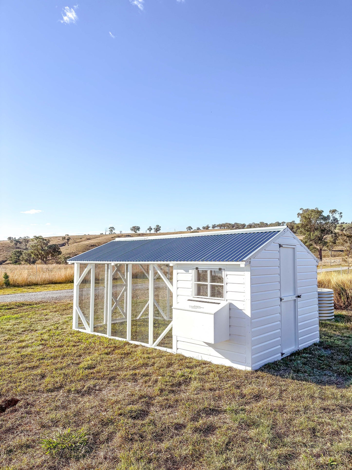 Deluxe Hamptons Hen House