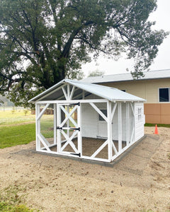 Deluxe Hamptons Hen House