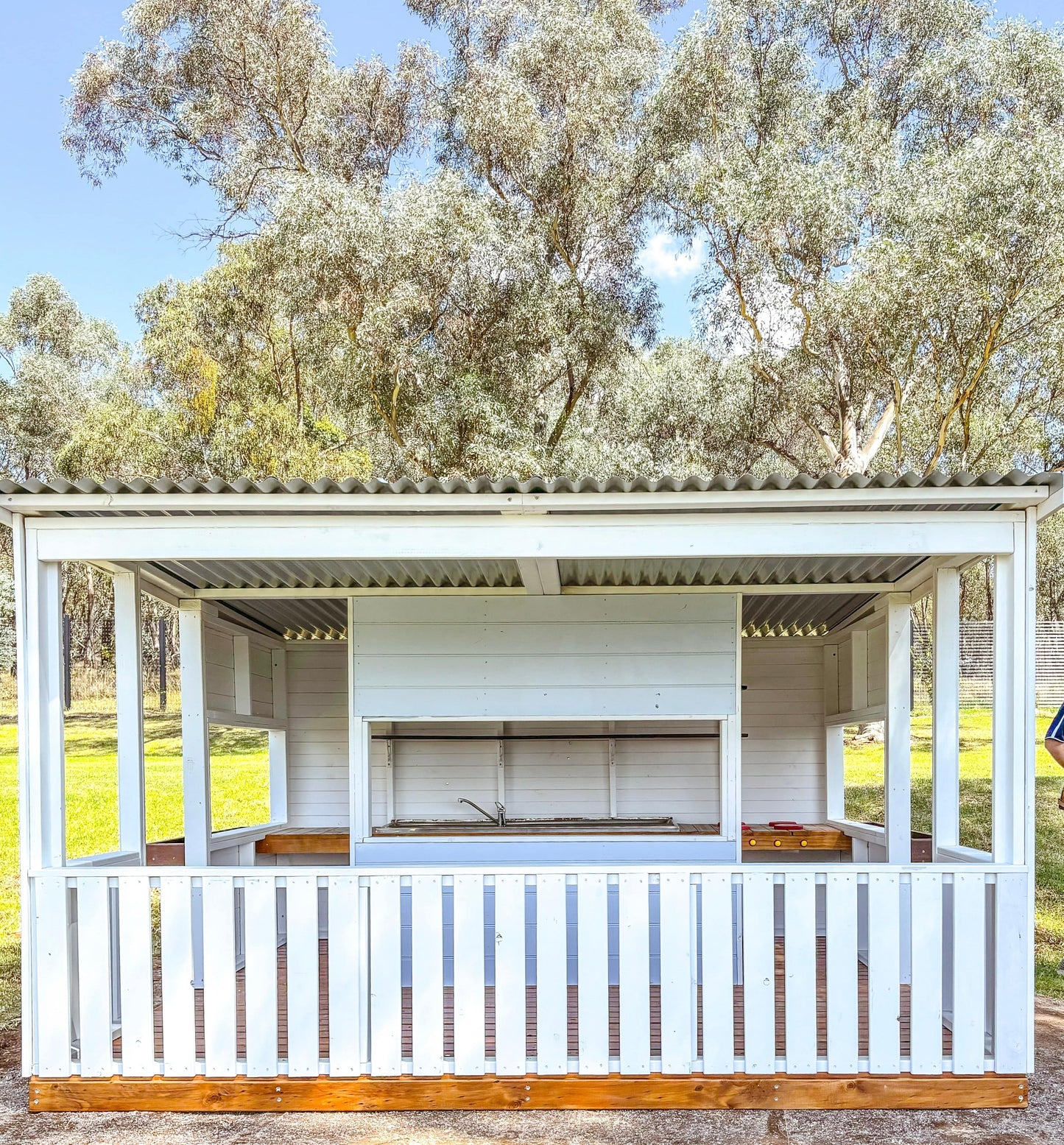 The Yarrawong with built-in Kitchen PAINTED