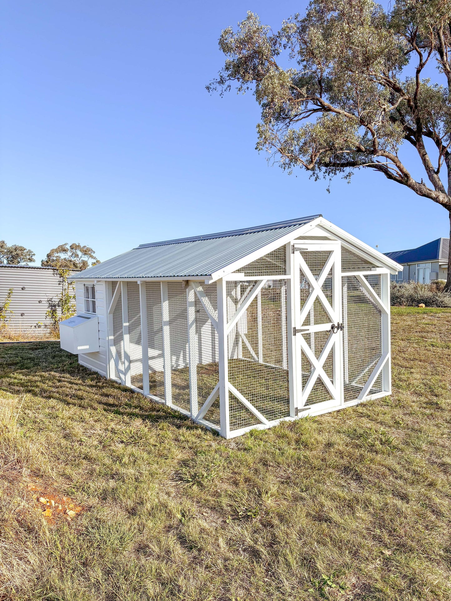 Deluxe Hamptons Hen House