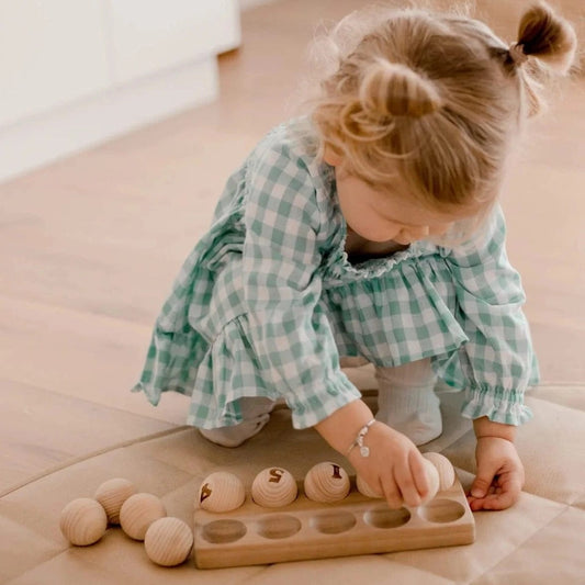 Count Me Egg Stand