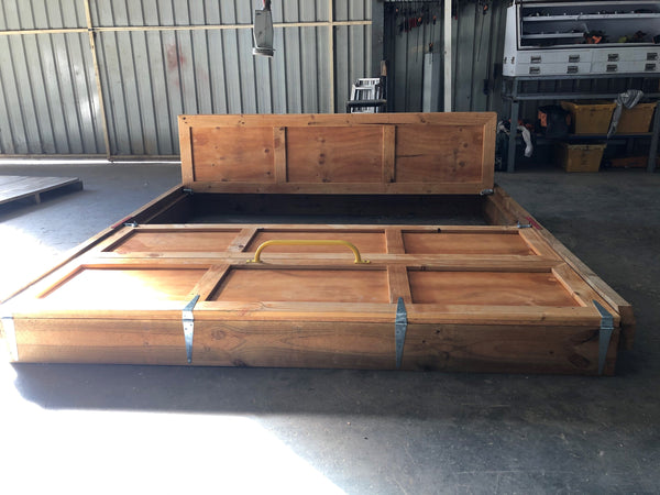 Sandpit with Lid